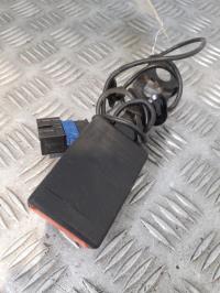 Attache ceinture avant gauche