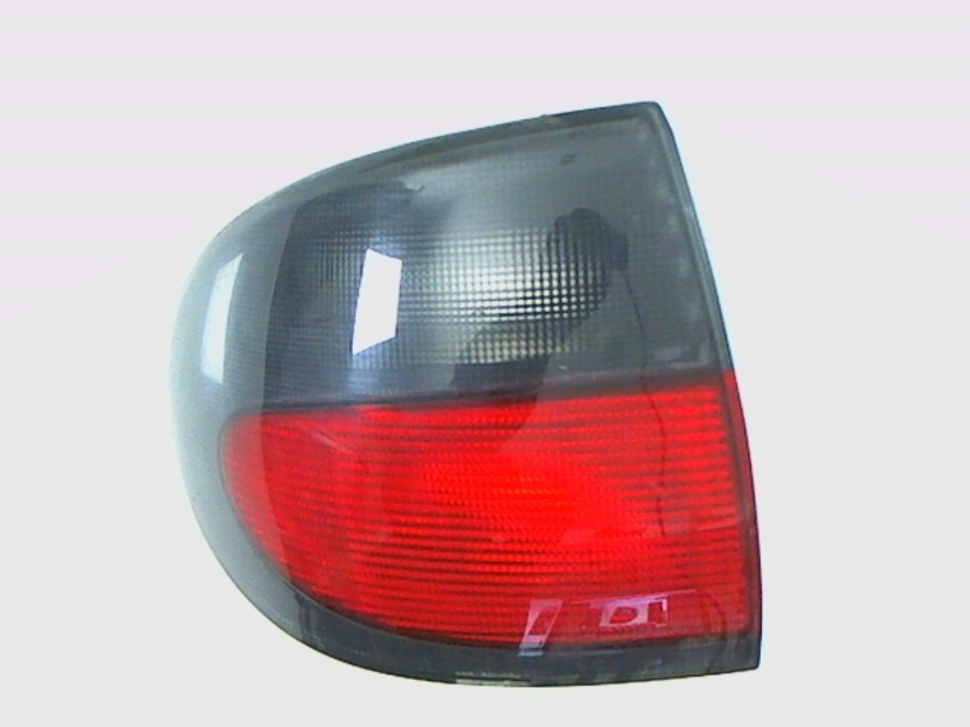 Fanale posteriore principale sinistro (luci)