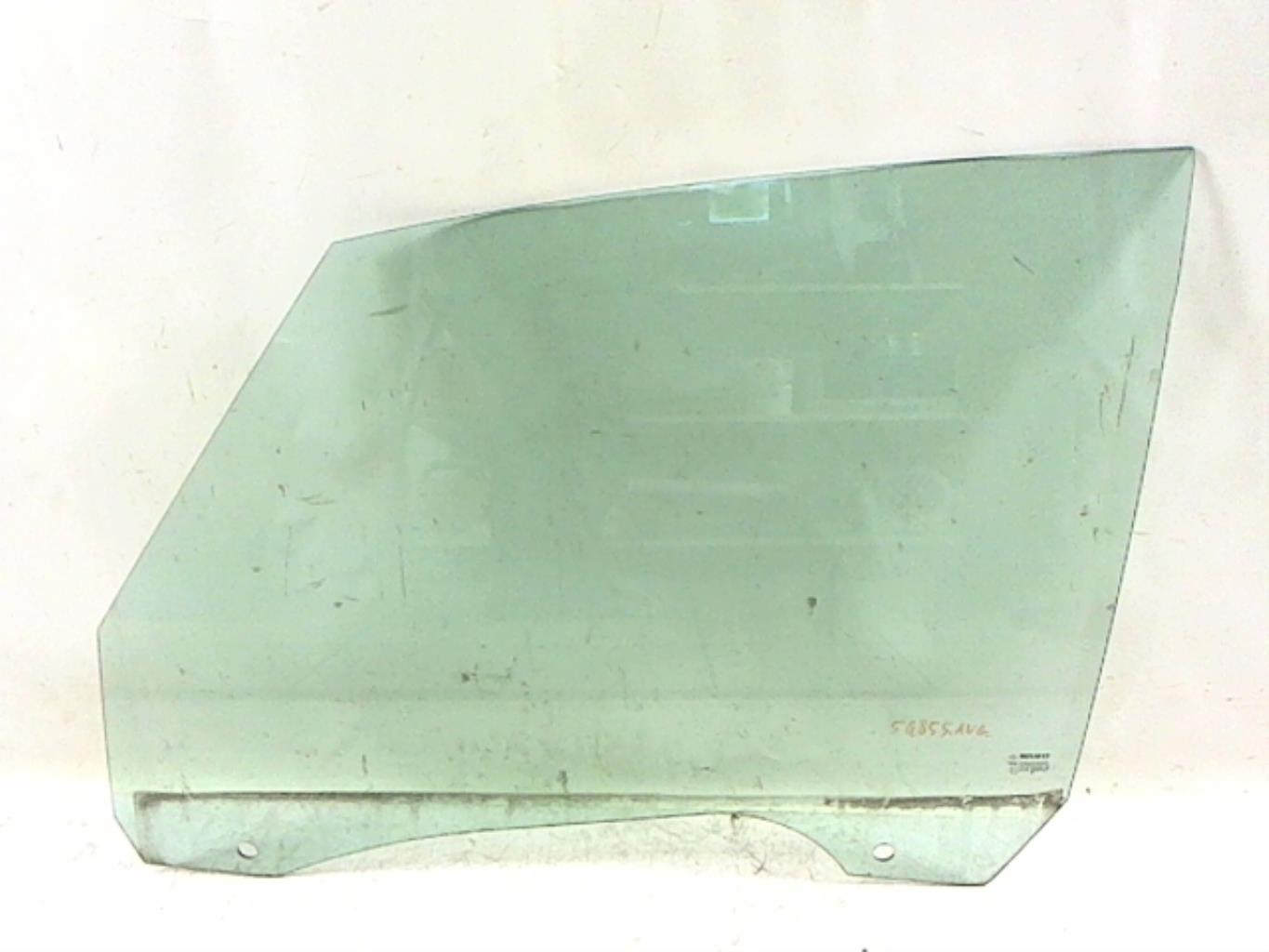 Vitre avant gauche