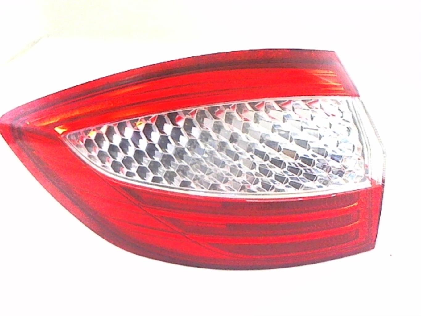 Fanale posteriore principale sinistro (luci)