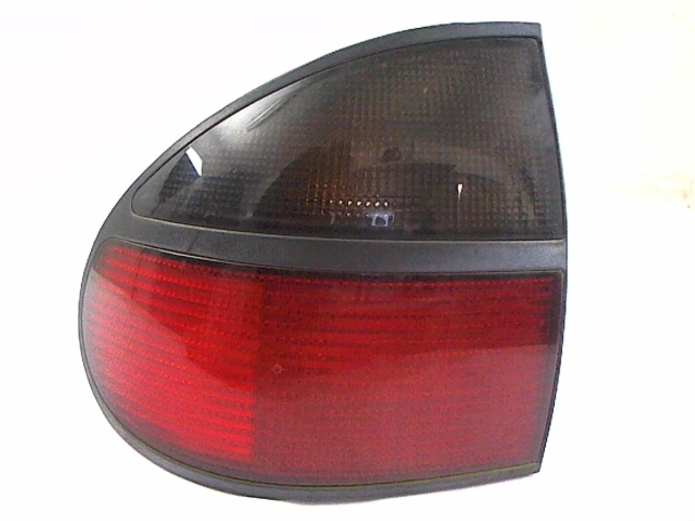 Fanale posteriore principale sinistro (luci)