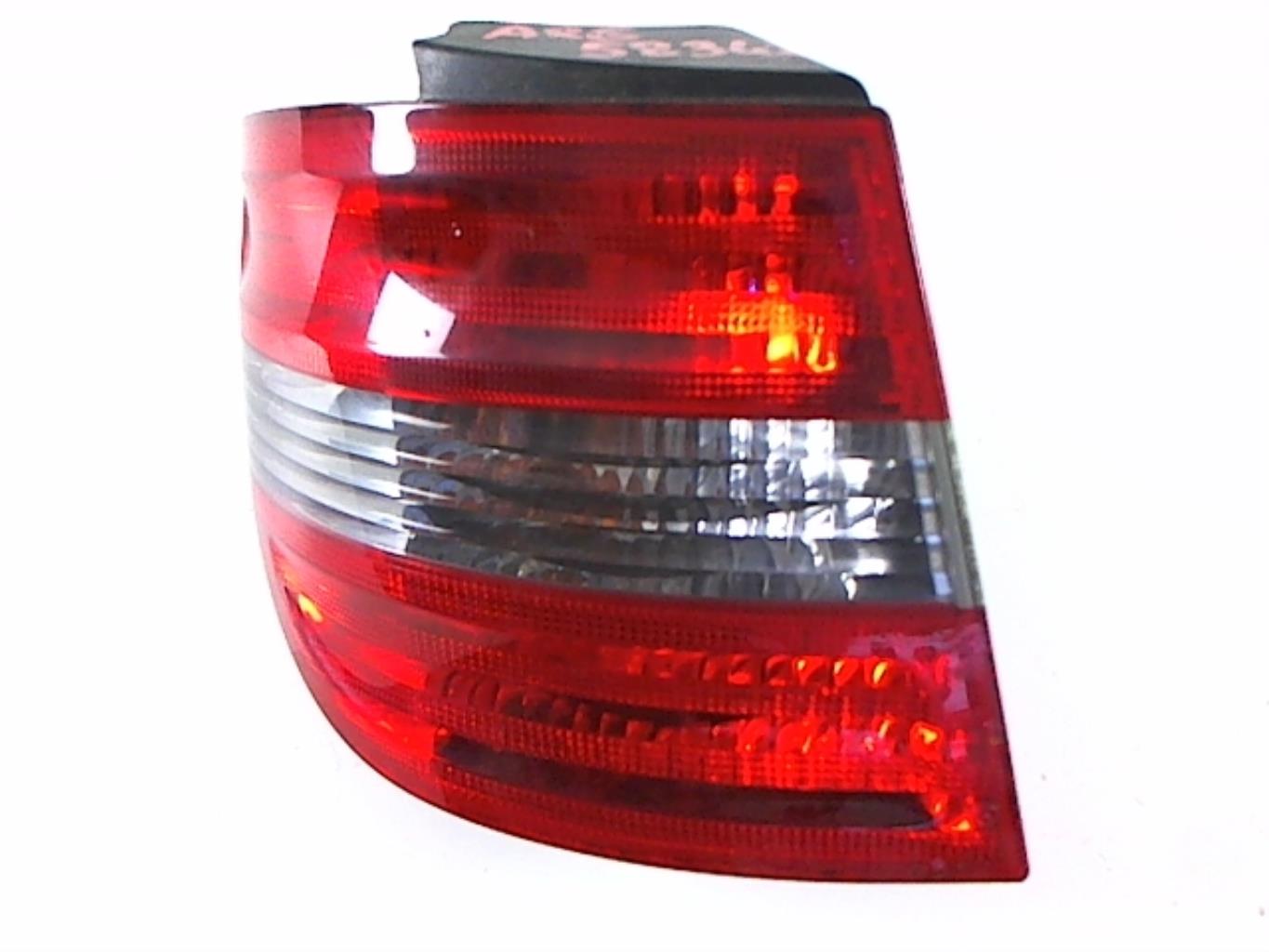 Fanale posteriore principale sinistro (luci)