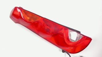 Fanale posteriore principale sinistro (luci)