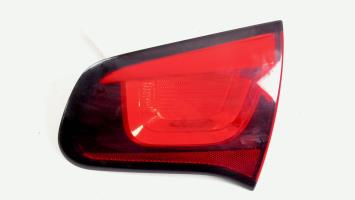 Luz trasera secundaria derecha (luces)