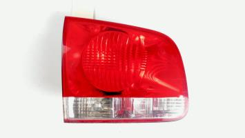 Luz trasera secundaria izquierda (luces)
