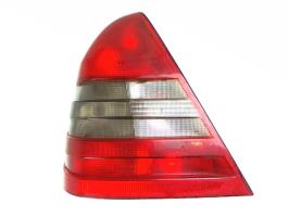 Fanale posteriore principale sinistro (luci)