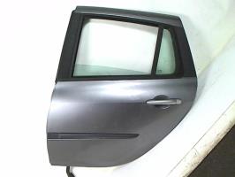 Puerta trasera izquierda