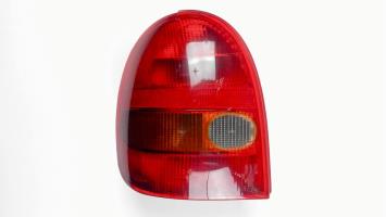 Fanale posteriore principale sinistro (luci)