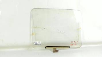 Vitre avant gauche