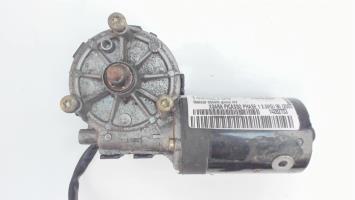 Motore tergicristallo anteriore