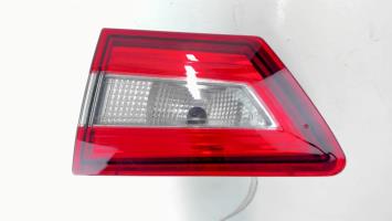 Luz trasera secundaria derecha (luces)