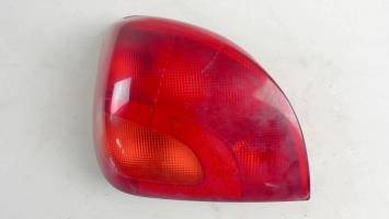Fanale posteriore principale sinistro (luci)