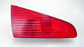 Luz trasera secundaria izquierda (luces)