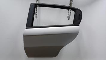 Puerta trasera izquierda