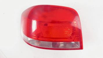 Fanale posteriore principale sinistro (luci)