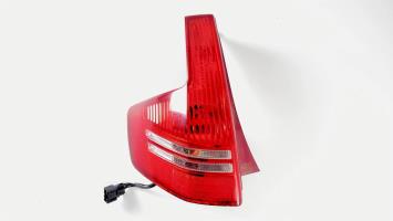 Fanale posteriore principale sinistro (luci)