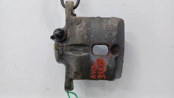 Estribo delantero izquierdo (freno)