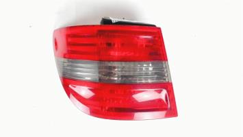 Fanale posteriore principale sinistro (luci)