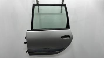 Puerta trasera izquierda