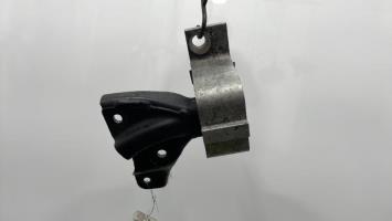 Support moteur droit