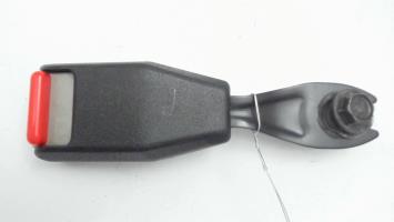 Attache ceinture avant droit