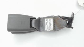 Attache ceinture arriere droit