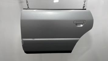 Puerta trasera izquierda