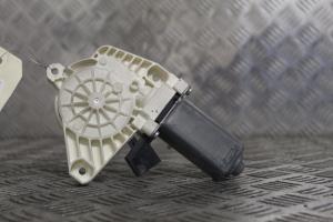 Moteur leve vitre avant droit