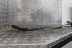 Bras essuie glace avant gauche