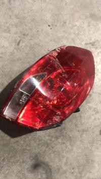 Fanale posteriore principale sinistro (luci)