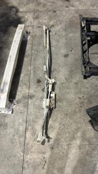 Moteur essuie glace avant