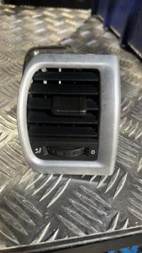 Aerateur tableau de bord avant droit