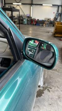 Retrovisor derecho