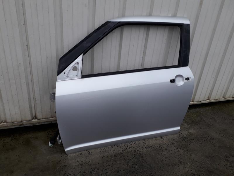 Porte avant gauche