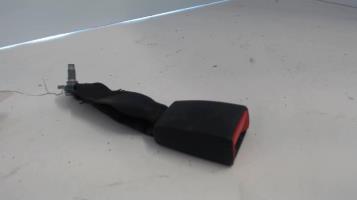 Attache ceinture arriere droit