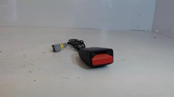 Attache ceinture avant gauche