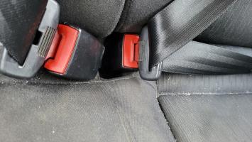 Attache ceinture arriere gauche
