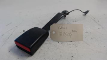 Attache ceinture avant gauche