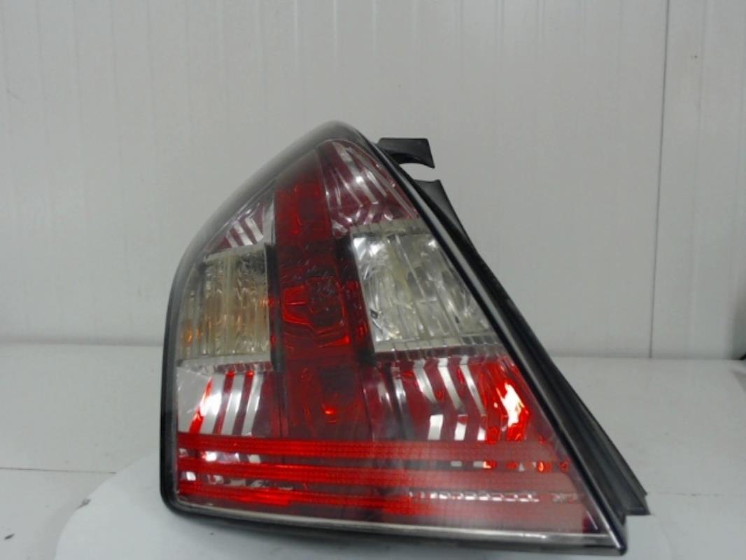 Fanale posteriore principale sinistro (luci)