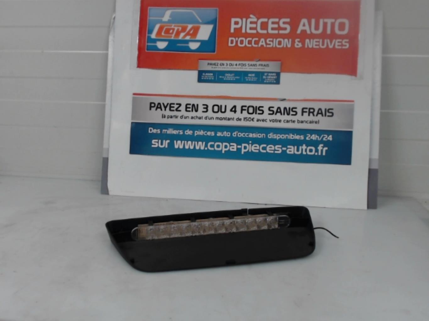 Feu arriere stop central