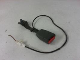 Attache ceinture avant gauche