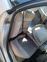 Attache ceinture arriere droit