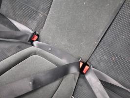 Attache ceinture arriere droit