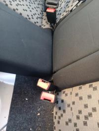 Attache ceinture arriere droit