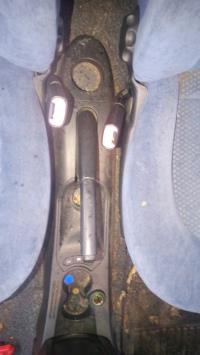 Attache ceinture avant droit