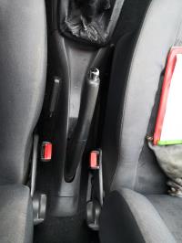 Attache ceinture avant gauche