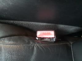 Attache ceinture avant gauche