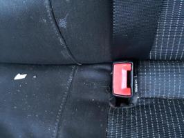 Attache ceinture arriere gauche