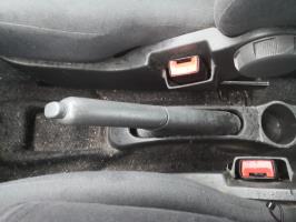 Attache ceinture avant gauche