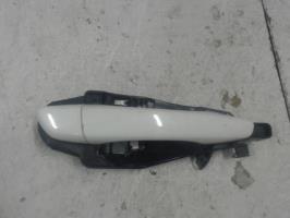 Poignee porte avant droit